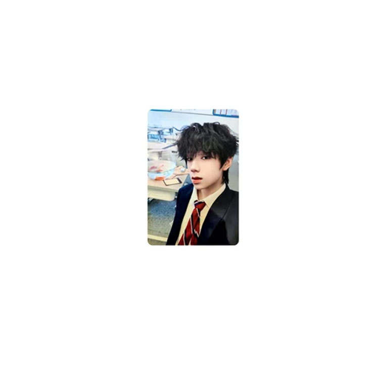 TF ENTERTAINMENT Running A Response To Winter Photocards