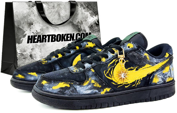 Nike Nike Big Skateboard Shoes Men's Low Top Gold