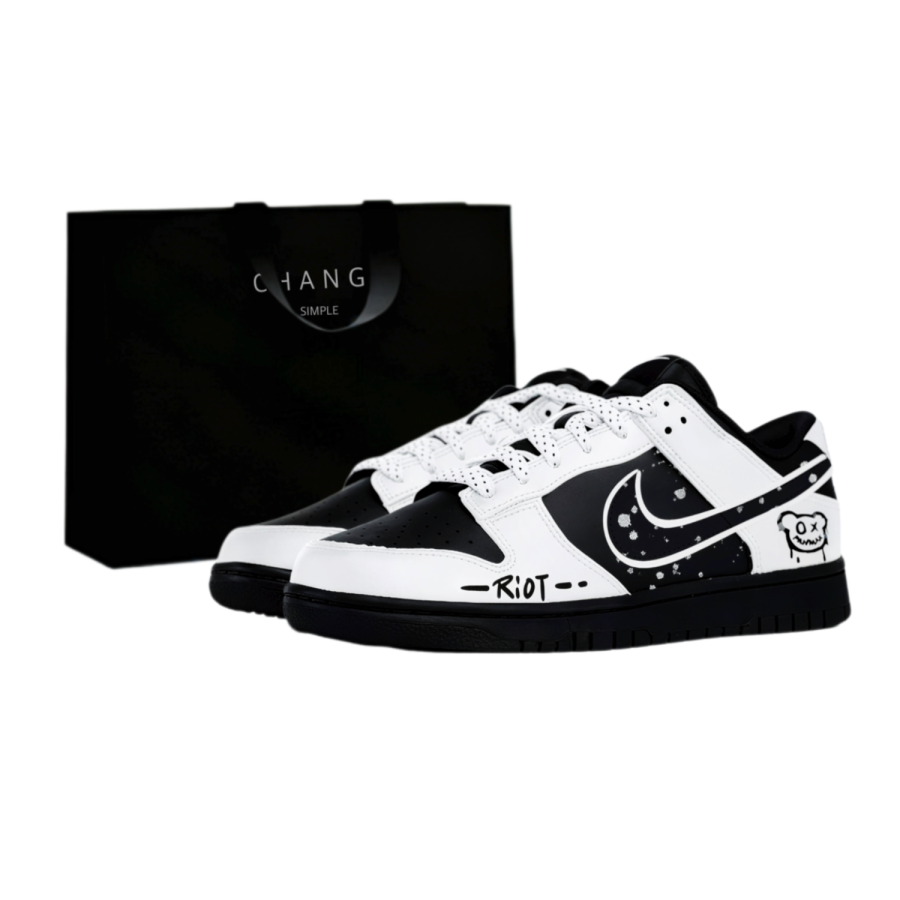 Nike Custom Nike Dunk Graffiti Bear Cushioning Abrasion Resistant Low top Skateboard Shoes Men's Black White