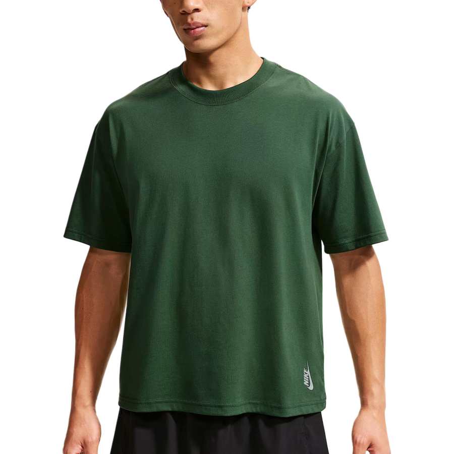 Nike Nike Sportswear T Shirts Men's Fir Green Crew Neck Moderate