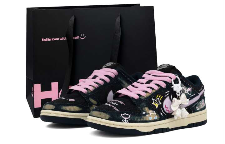 Nike Nike Dunk Skateboard Shoes Women's Low Top Pink