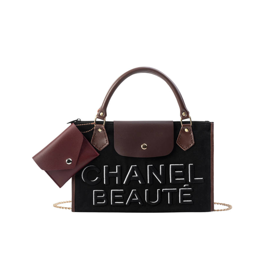 CHANEL Makeup & Toiletry Bags Unisex