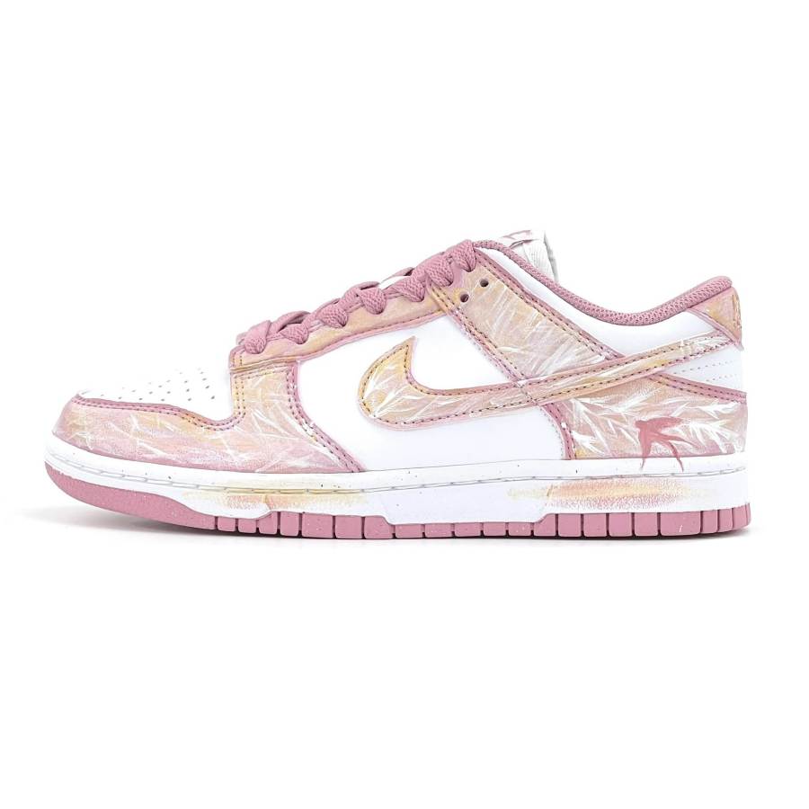 Nike Nike Dunk Hand Drawn Blended Ink Splatter Graffiti Low top Skateboard Shoes Women's Pastel Pink