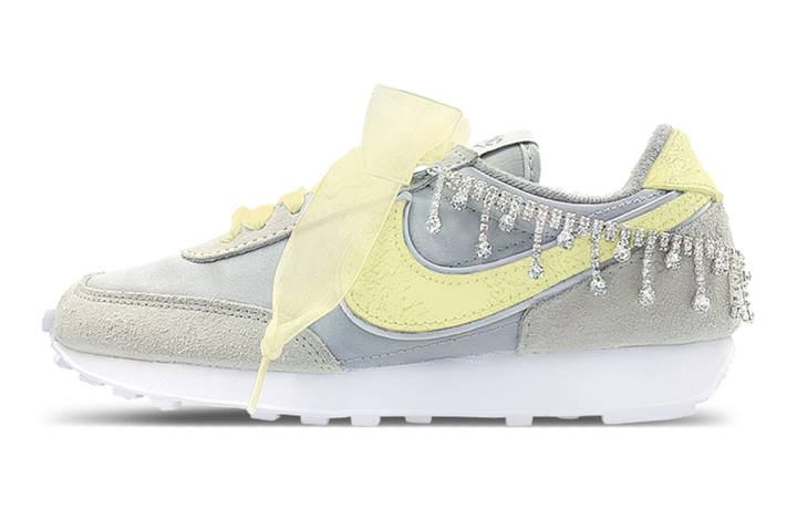 Nike Nike Daybreak Running Shoes Women's Low Top Gray/Yellow