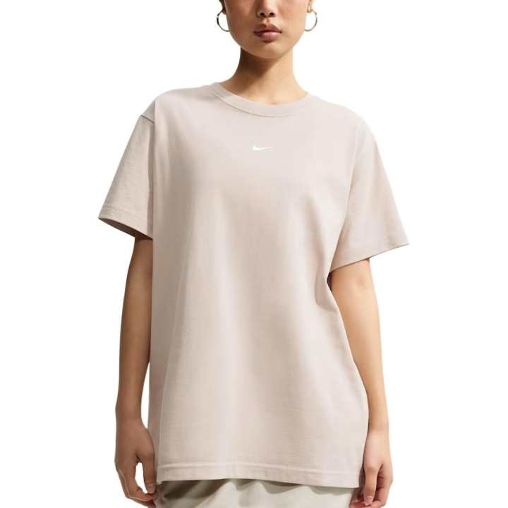 Nike Nike Sportswear Classics T Shirts Women's Cream II Crew Neck Moderate