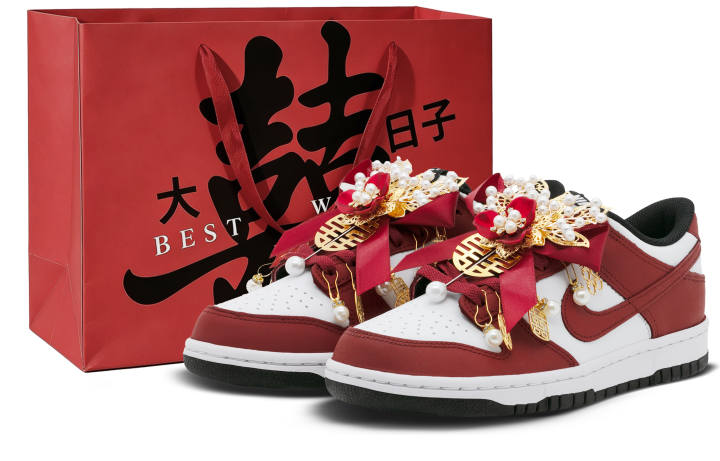 Nike Nike Dunk Skateboard Shoes Unisex Low Top Gold