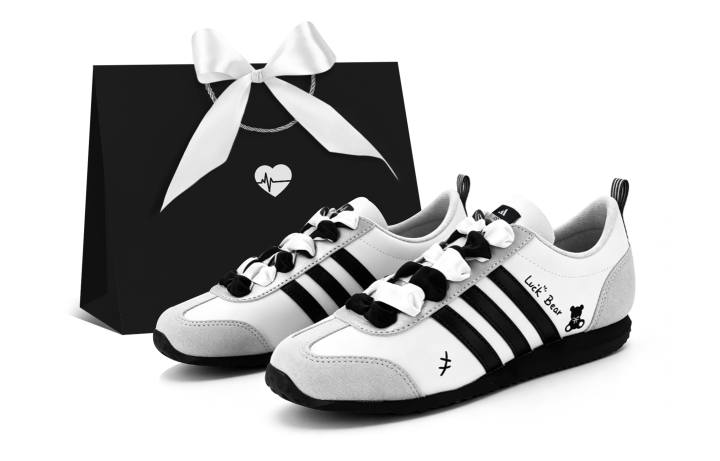 Adidas Adidas VS JOG 2.0 German Army Trainers Unisex Low Top White