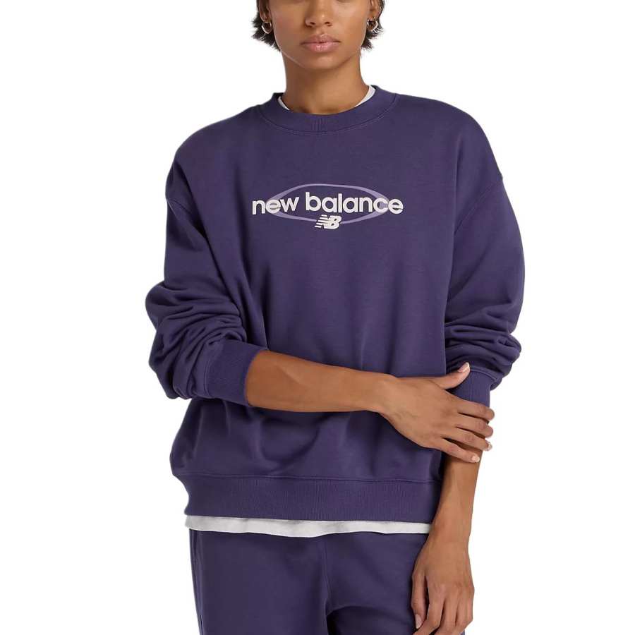 New Balance New Balance Graphic Sweatshirts Women's Boysenberry Crew Neck Moderate