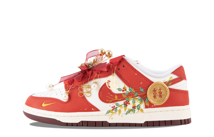 Nike Nike Dunk Skateboard Shoes Women's Low Top White/Red