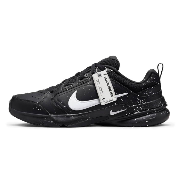 Nike Nike Defy All Day Chunky Sneakers Unisex Low Top White