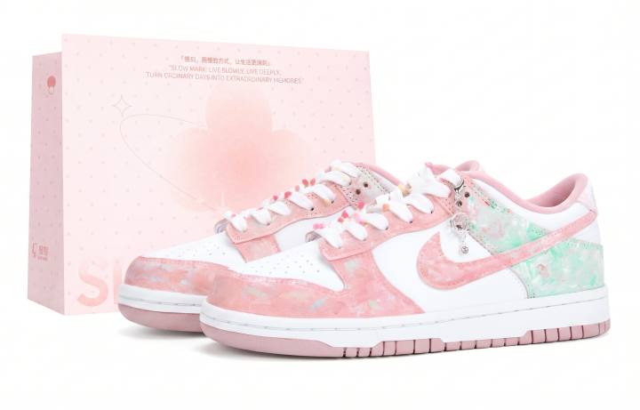 Nike Nike Dunk Low top Skateboard Shoes Women's Pink White