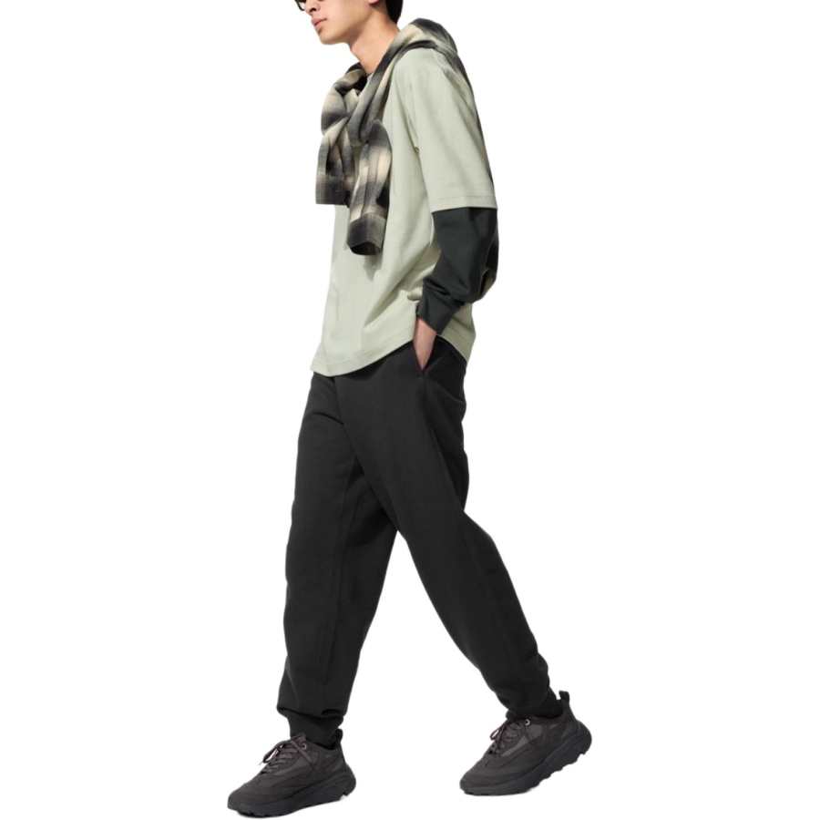 UNIQLO SS26 Sports Pants Unisex Black Straight Fit Pants