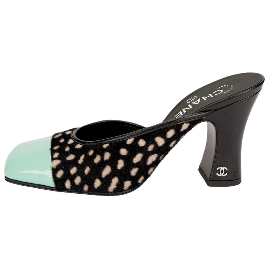 CHANEL Closed Toe Slippers 9.5cm Women's Black