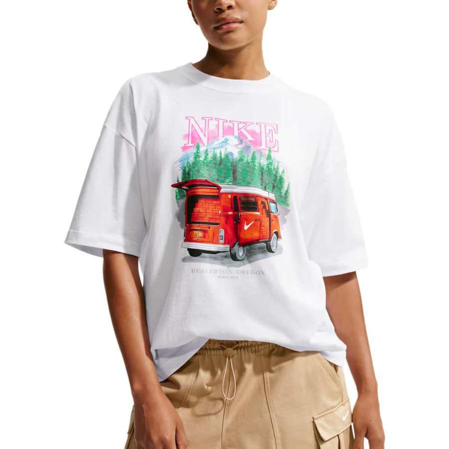 Nike Nike Sportswear Classics T Shirts Women's White Crew Neck Moderate