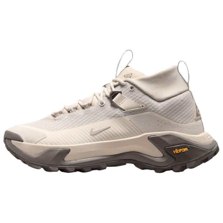 Nike Nike ACG Zegama Mountaineering & Hiking Shoes Unisex Beige