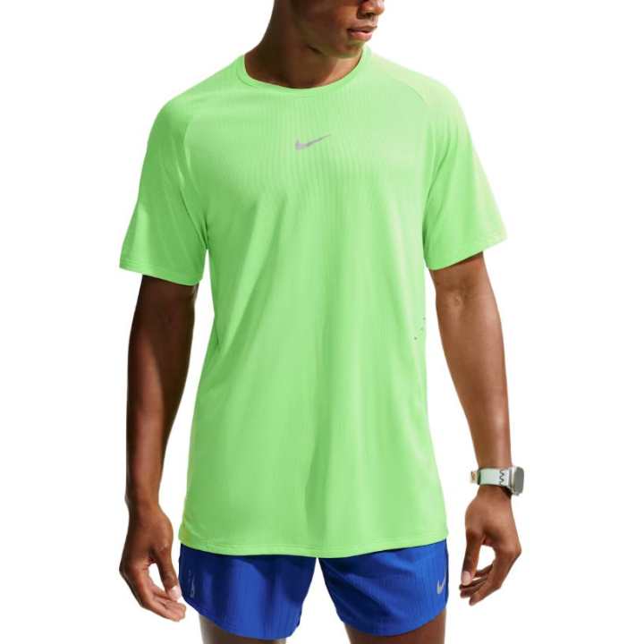 Nike Nike Running T Shirts Men's Volt Green