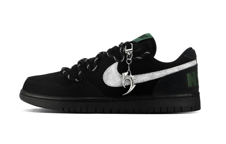 Nike Nike Big Skateboard Shoes Men's Low Top Silver