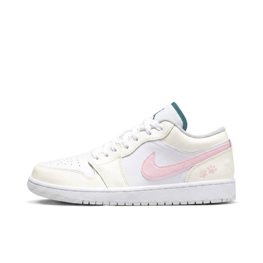 Jordan Jordan Air Jordan 1 Basketball Shoes Women's Low Top Light Yellow Pink