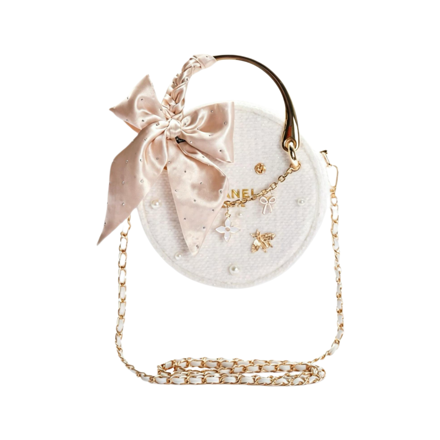 CHANEL Makeup & Toiletry Bags Unisex