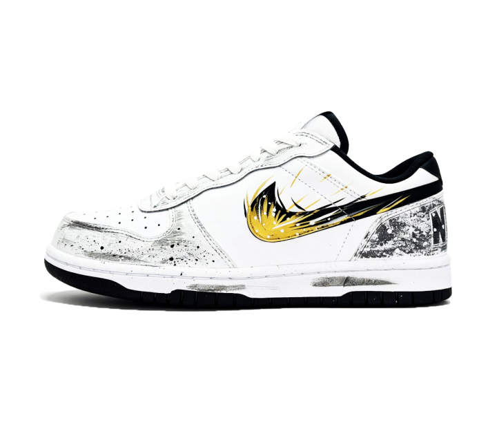 Nike Nike Big Skateboard Shoes Unisex Low Top Gold