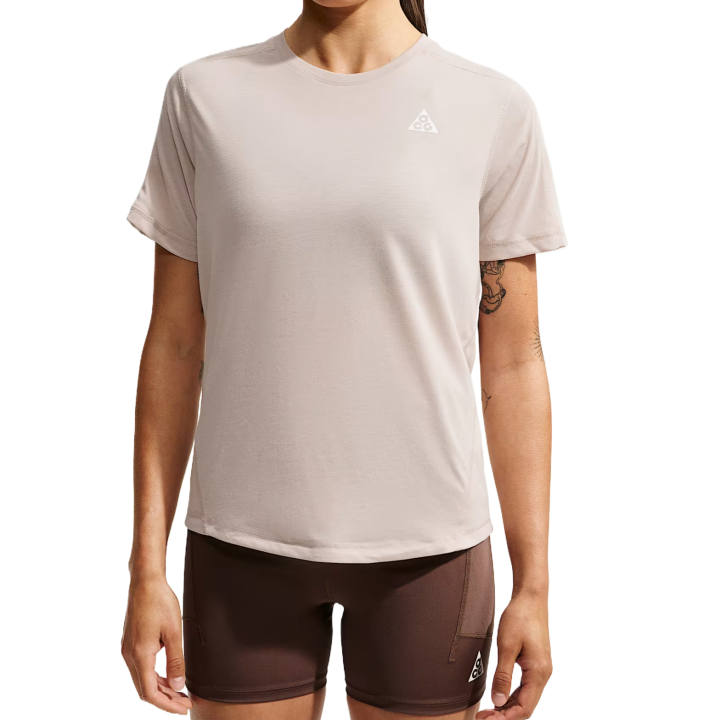 Nike Nike ACG Running T Shirts Women's Cream II/Peak White Crew Neck Moderate