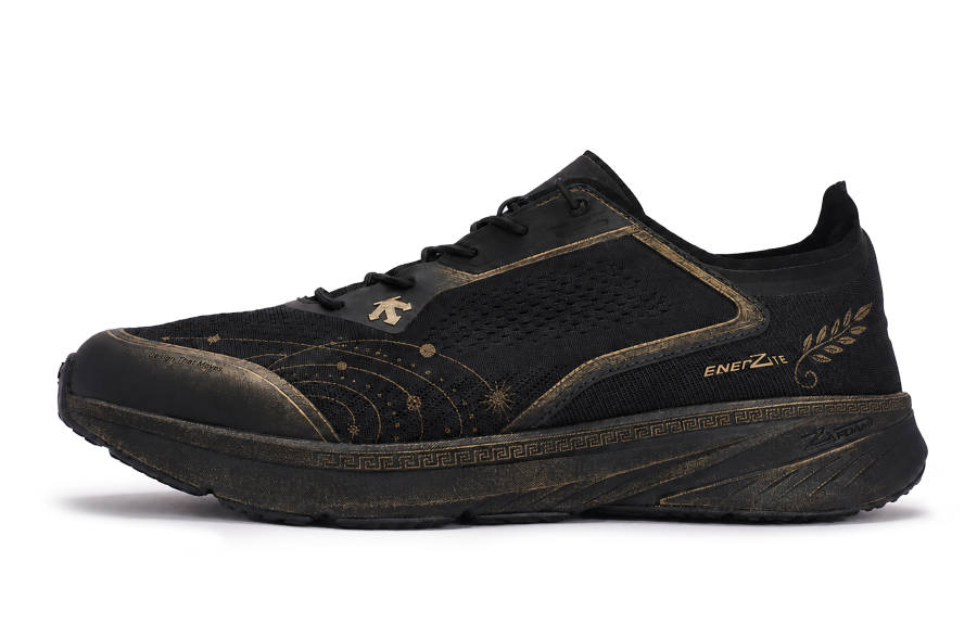 DESCENTE DESCENTE RUNNING Shoes Men's Low Top Gold