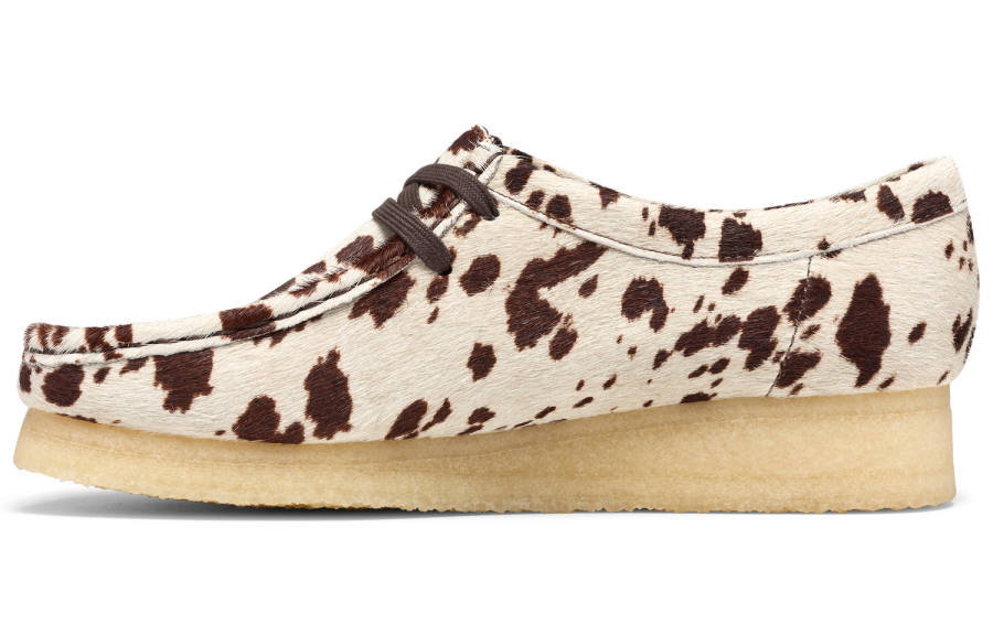 Clarks Casual Shoes Women's Low Top Brown Cow Prints