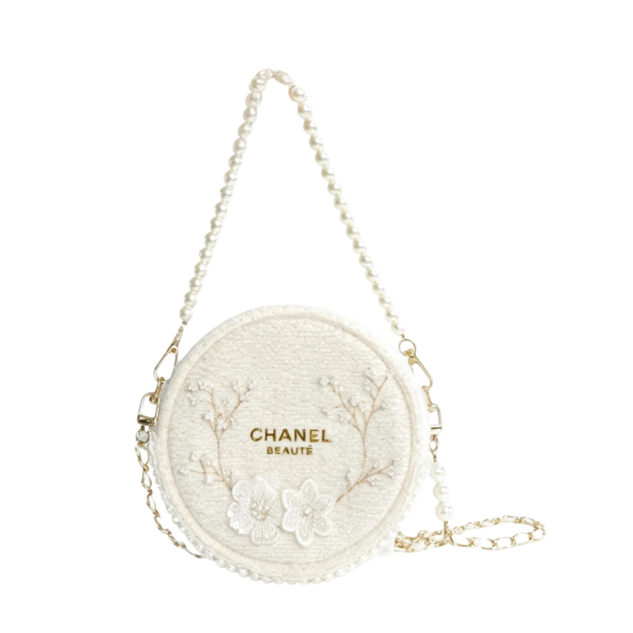 CHANEL Makeup & Toiletry Bags Unisex