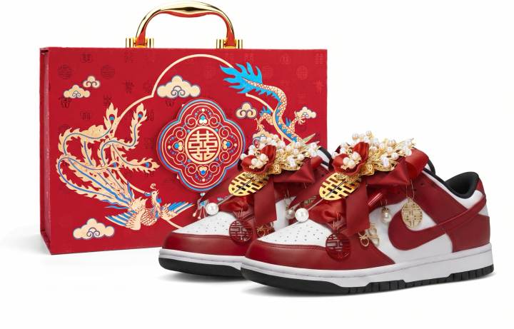 Nike Nike Dunk Skateboard Shoes Women's Low Top Burgundy