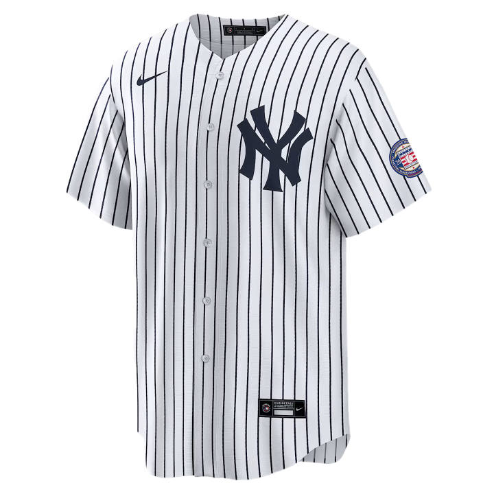 Nike Nike Sportswear Men's White V Neck Moderate