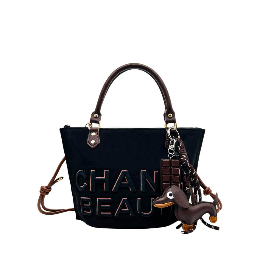 CHANEL Makeup & Toiletry Bags Unisex
