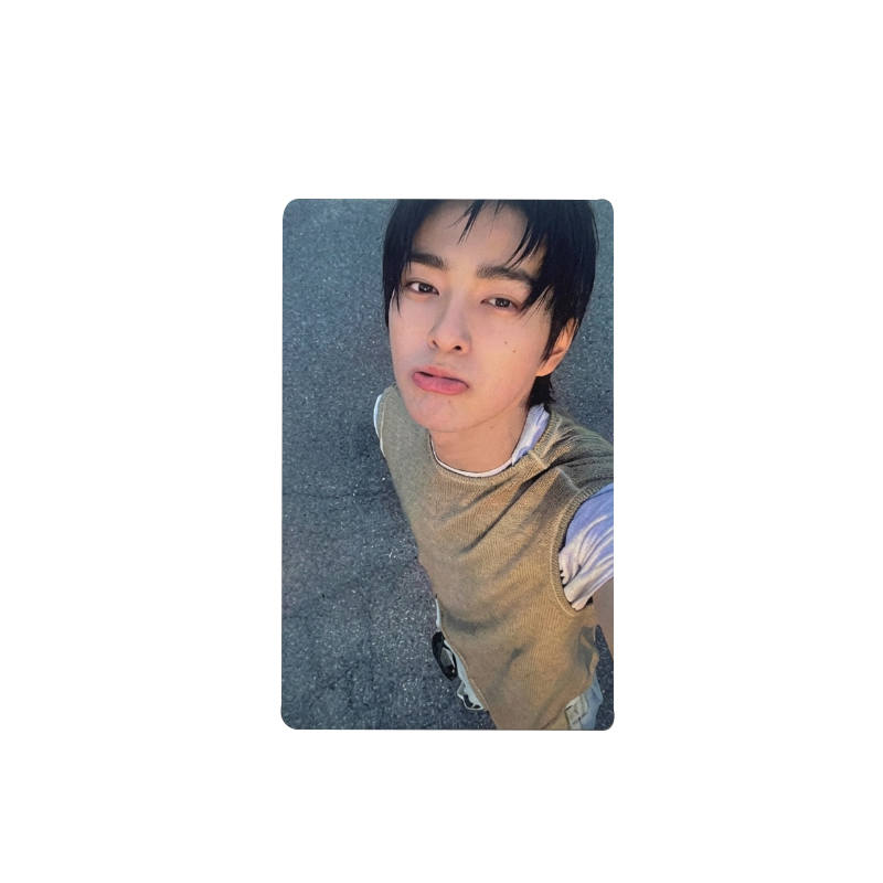 HYBE HYBE COLOR OUTSIDE THE LINES Photocards