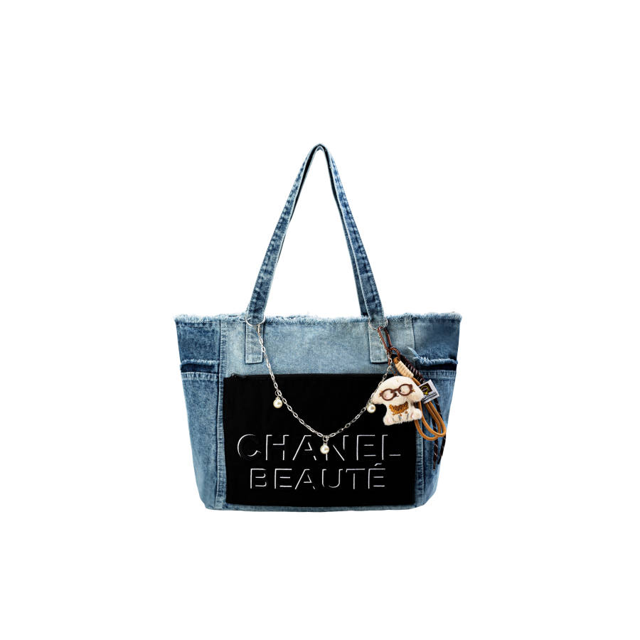 CHANEL Makeup & Toiletry Bags Women's