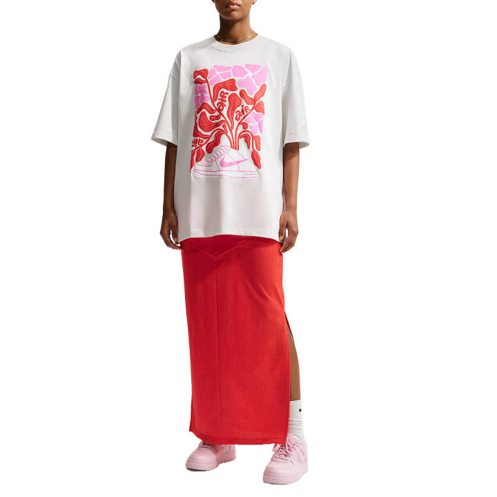 Nike Nike T Shirts Women's Ecru Crew Neck Moderate