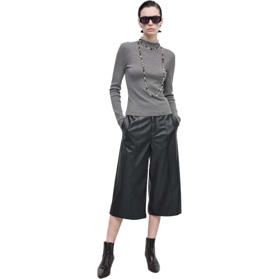 KARL LAGERFELD / Karl Lagerfeld Jeans Sweaters Women's Gray Crew Neck Moderate Other