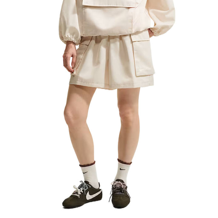 Nike Nike Cargo Shorts Women's Chalk White/Chalk White Moderate